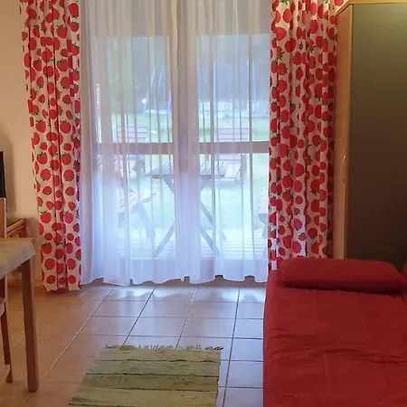 Malinowy Dworek Farm stay *