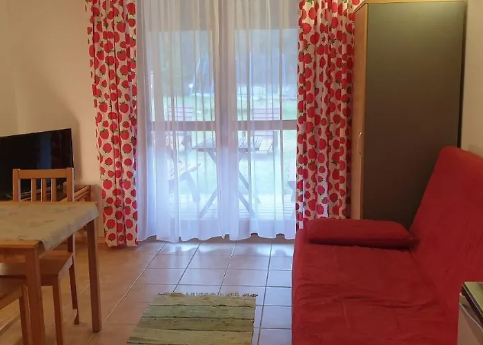 Malinowy Dworek Κατάλυμα σε φάρμα *